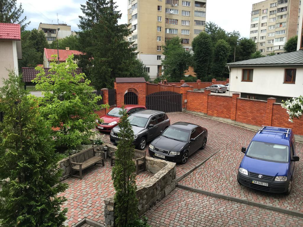 Red Stone Hotel Truskavets Exterior photo